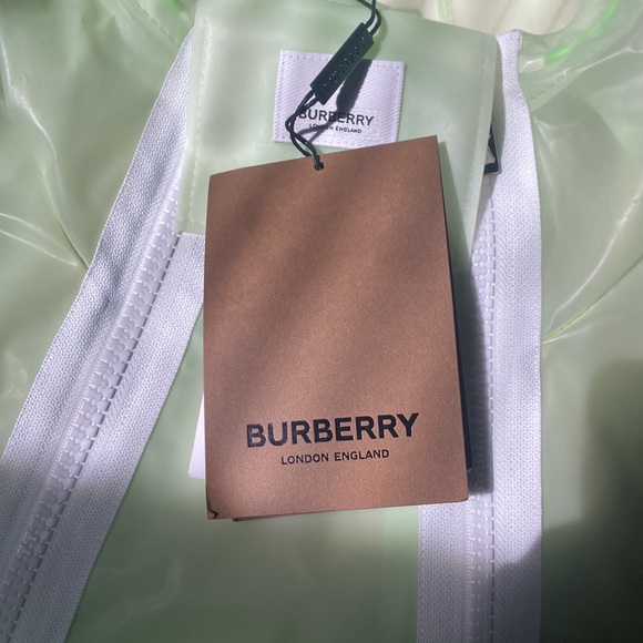 NWT Burberry Rain Poncho Pistachio - Picture 6 of 9